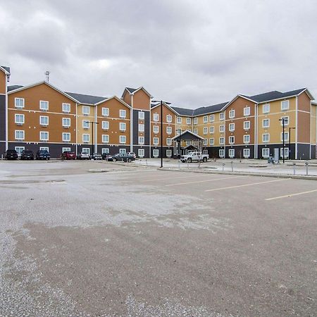 Quality Inn & Suites Estevan Kültér fotó