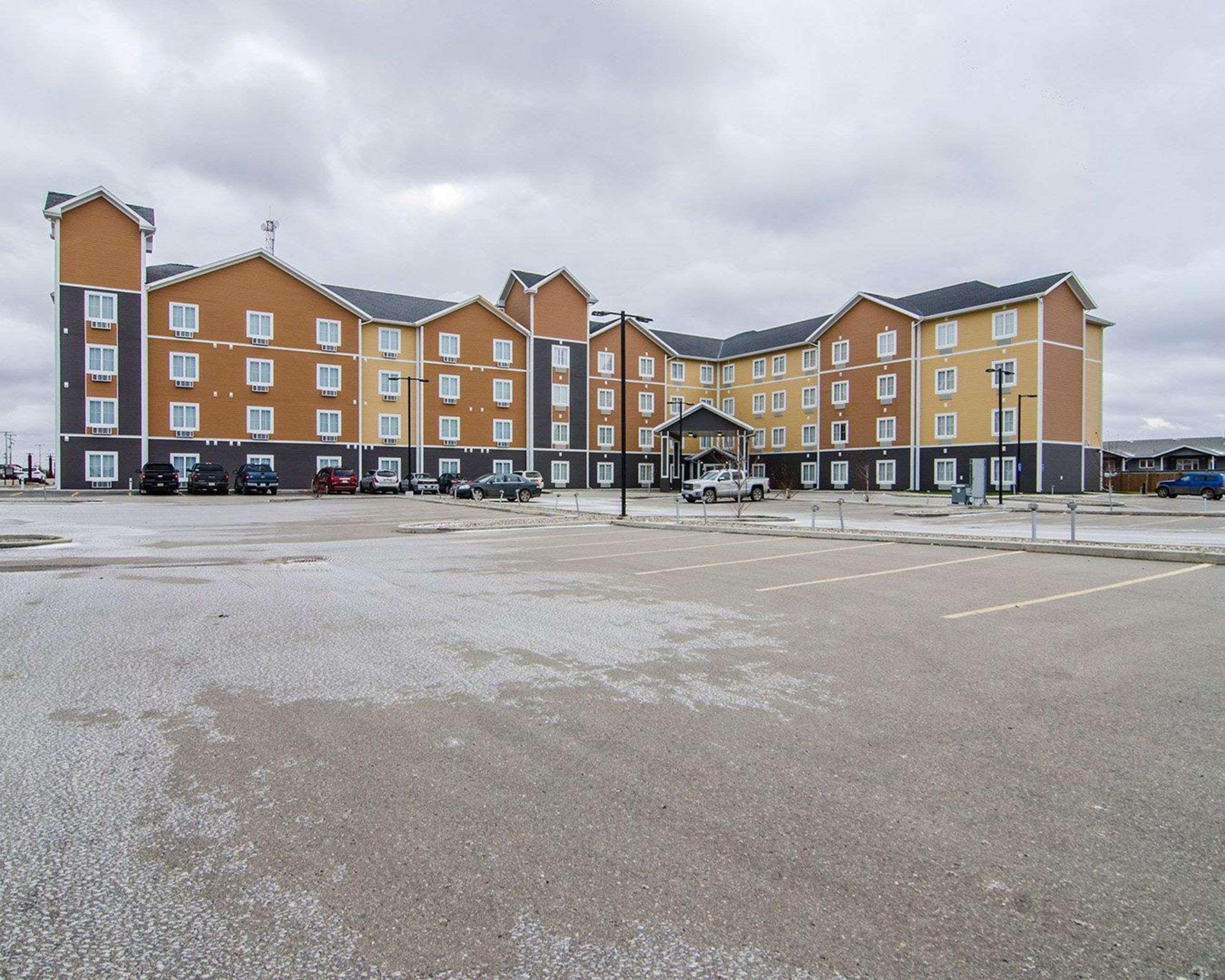 Quality Inn & Suites Estevan Kültér fotó