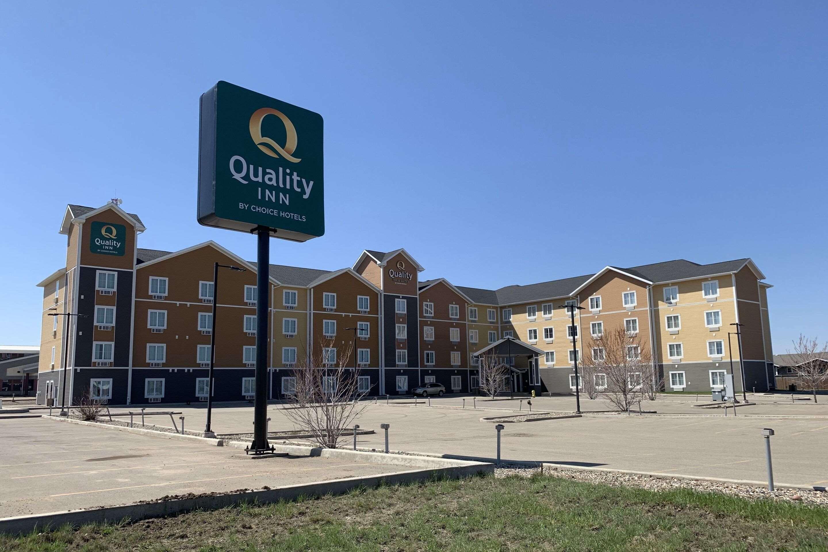 Quality Inn & Suites Estevan Kültér fotó