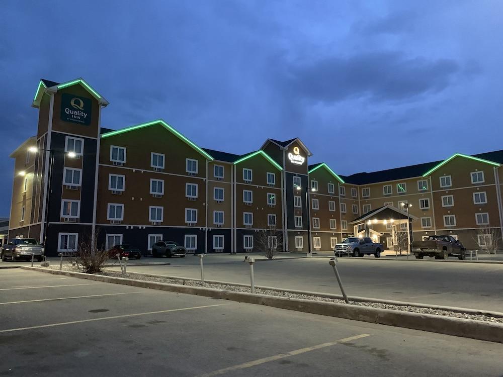 Quality Inn & Suites Estevan Kültér fotó